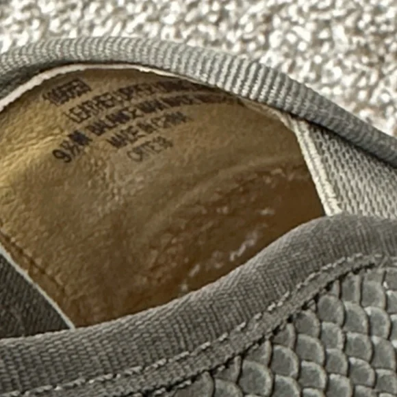 SOFFT | Women's Somerton Snakeskin Embossed Slip-On Sneaker Taupe/Gray. NEW 9.5 - Picture 6 of 8